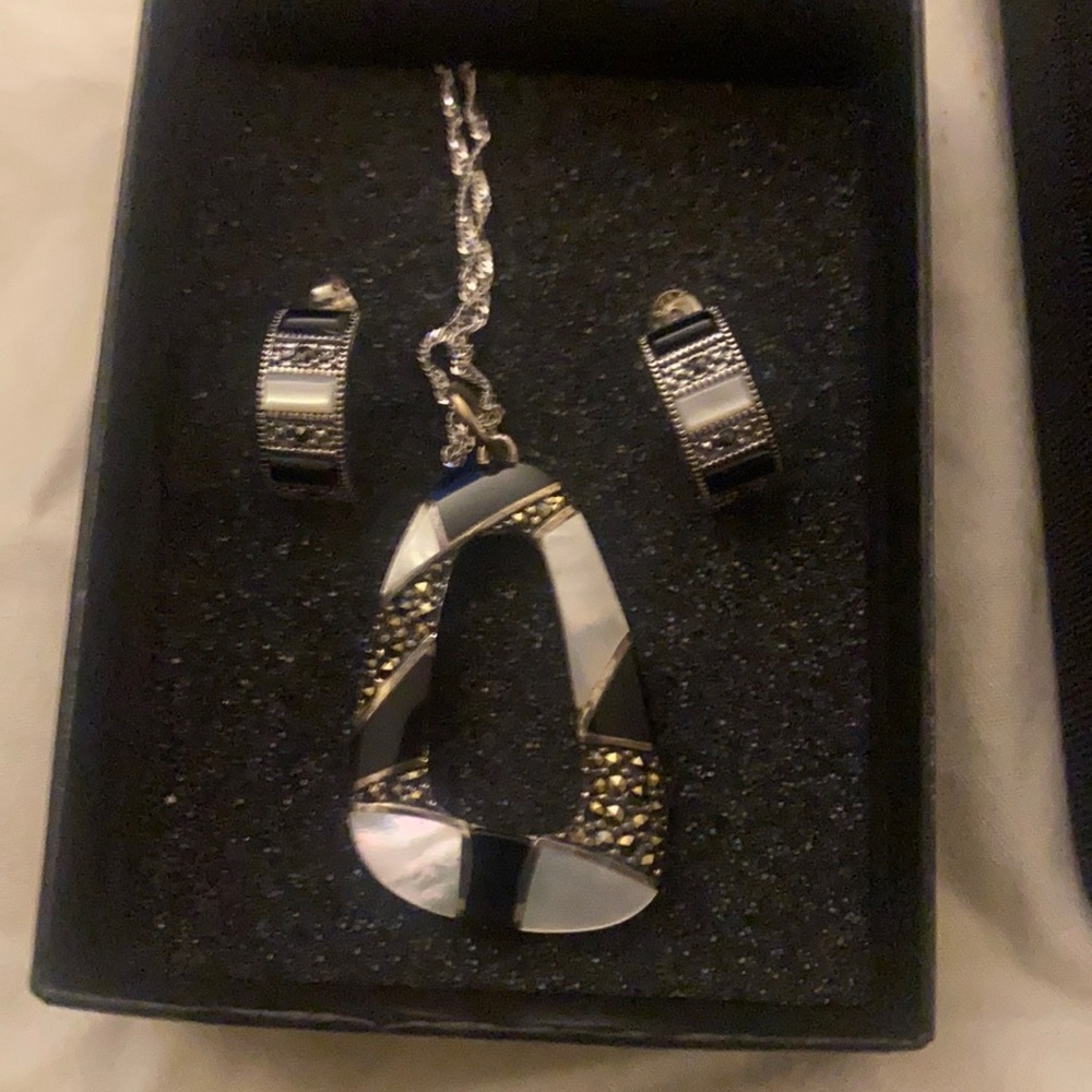 Necklace set